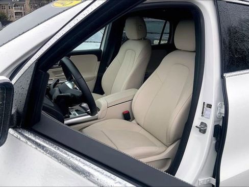 Used 2025 Mercedes-Benz GLA 250 4MATIC image 6