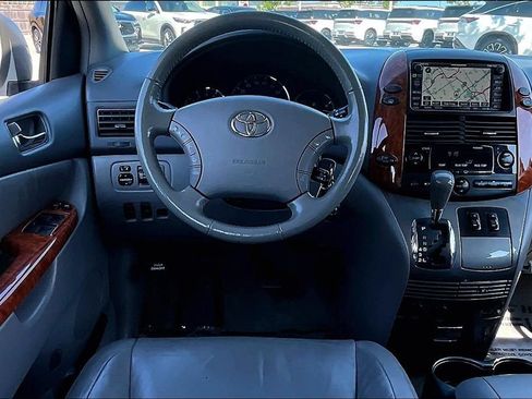 Used 2010 Toyota Sienna XLE w/ Towing Prep Pkg FWD image 17