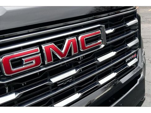 Used 2024 GMC Sierra 2500 AT4 w/ Technology Package image 31