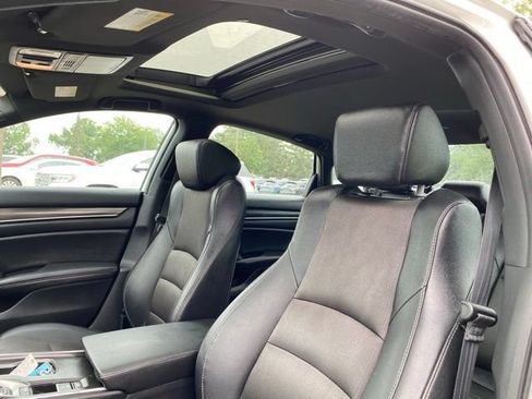 Used 2020 Honda Accord Sport image 2