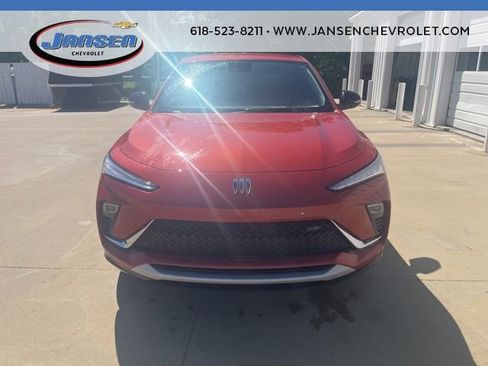 Used 2024 Buick Envista Sport Touring w/ Convenience I Package FWD image 2