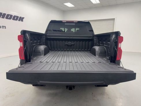 New 2026 Chevrolet Silverado 1500 RST w/ Dark Appearance Package AWD/4WD image 31