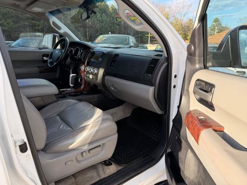 Used 2008 Toyota Sequoia Limited image 24