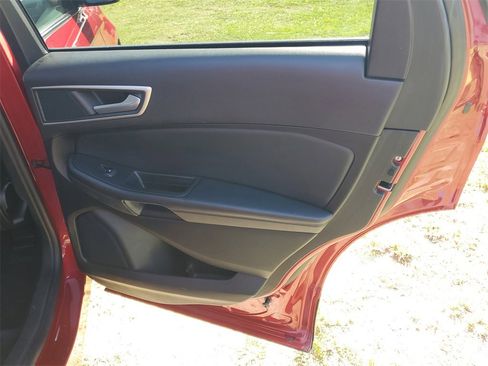 Used 2024 Ford Edge SEL image 33