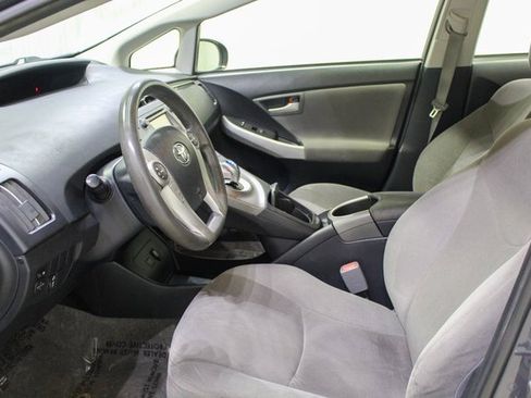 Used 2015 Toyota Prius Two image 9