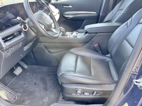 Used 2025 Cadillac XT4 Premium Luxury image 7