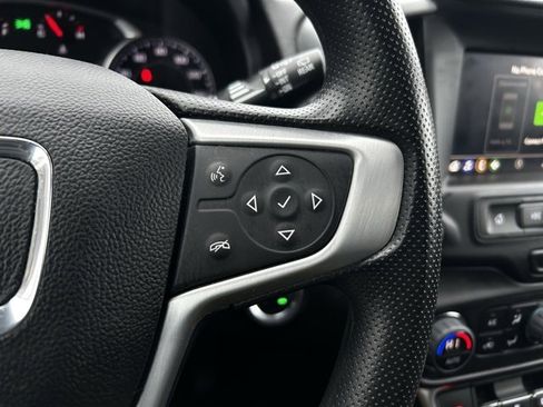 Used 2023 GMC Terrain SLE w/ Driver Convenience Package image 18