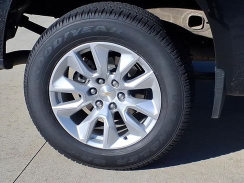 Used 2023 Chevrolet Silverado 1500 Custom image 6