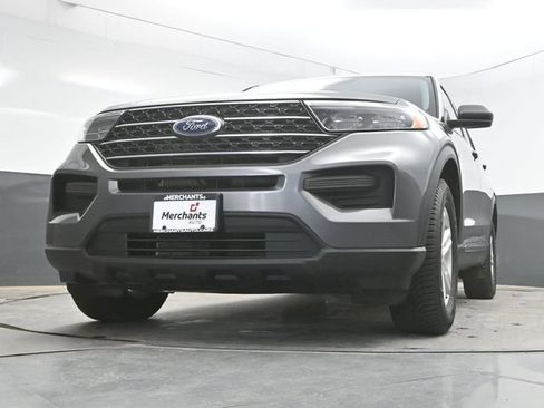 Used 2022 Ford Explorer XLT AWD/4WD image 38