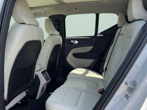 New 2026 Volvo XC40 B5 Plus w/ Protection Package Premier AWD/4WD image 9
