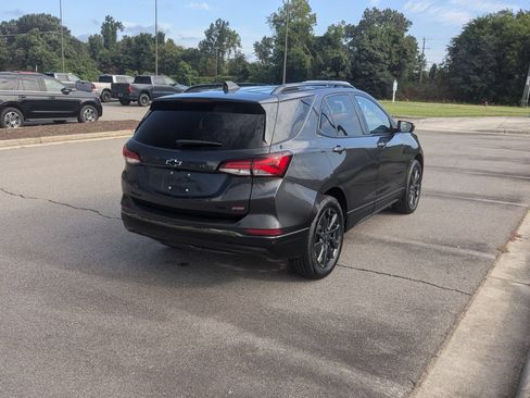 Used 2023 Chevrolet Equinox RS AWD/4WD image 3