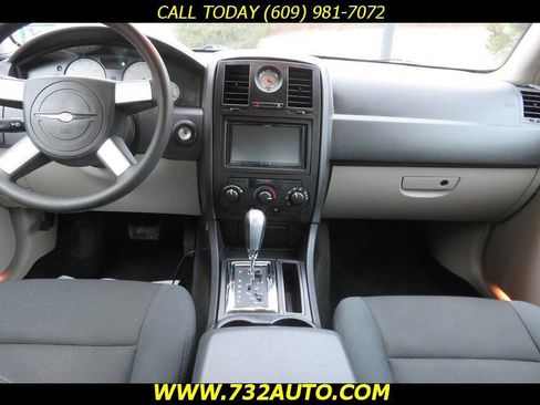 Used 2006 Chrysler 300 Base 4dr Sedan image 17