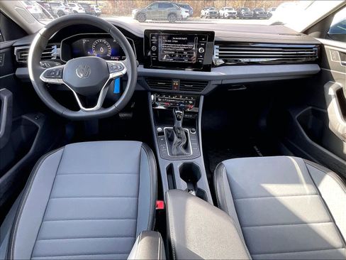 New 2025 Volkswagen Jetta SE image 12