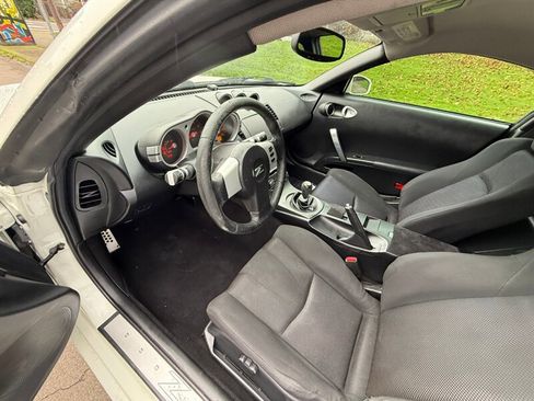 Used 2003 Nissan 350Z Enthusiast image 9