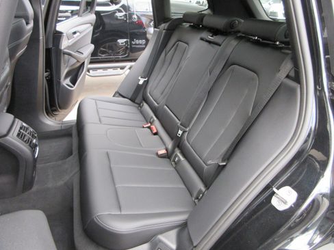 Used 2024 BMW X3 xDrive30i w/ Premium Package image 23