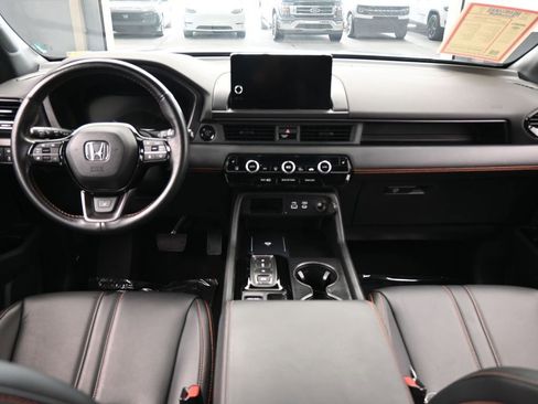 Used 2023 Honda Pilot TrailSport image 43