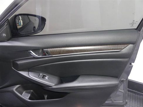 Used 2022 Honda Accord EX-L image 19