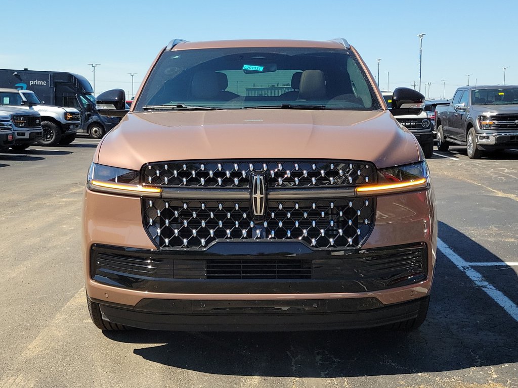 New 2026 Lincoln Navigator Black Label AWD/4WD image 2