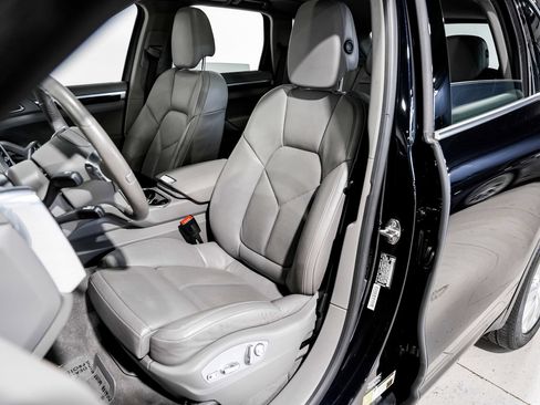 Used 2013 Porsche Cayenne Diesel AWD/4WD image 21