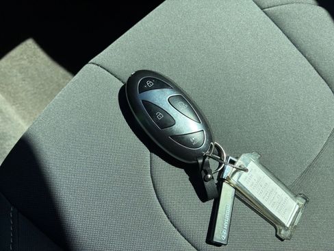 Used 2025 Hyundai Elantra SEL FWD image 22