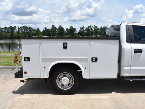 Used 2017 Ford F250 XL RWD image 4