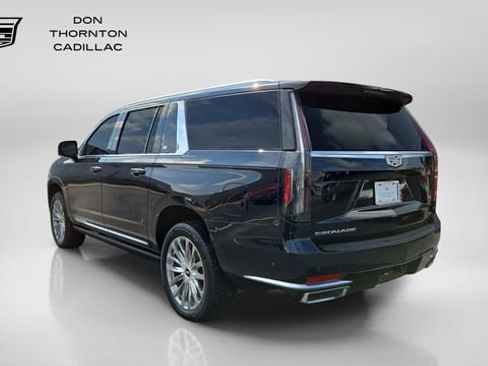 Used 2021 Cadillac Escalade ESV Premium Luxury w/ Driver Assist Tech Package AWD/4WD image 3