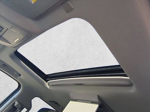 Used 2016 Chevrolet Suburban LT w/ Luxury Package image 16