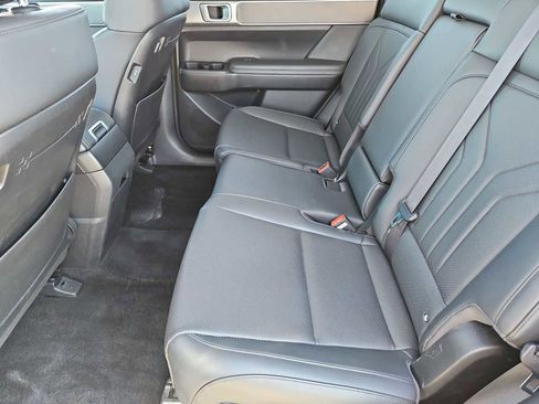 Used 2025 Hyundai Santa Fe SEL image 19