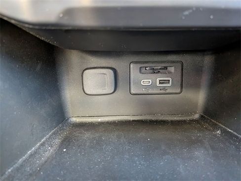 Used 2023 GMC Acadia AT4 w/ Technology Package image 18