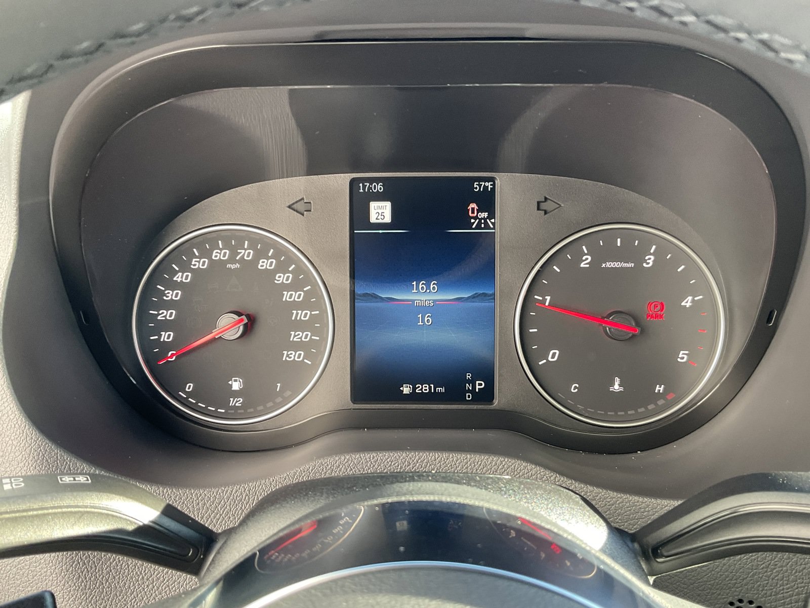 Used 2025 Mercedes-Benz Sprinter 2500 image 21