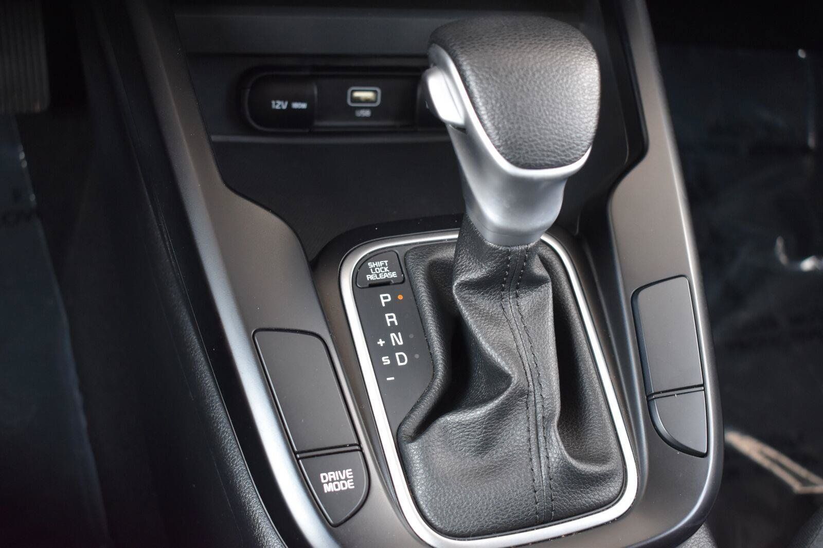 Used 2024 Kia Soul LX w/ Option Group 015 FWD image 10