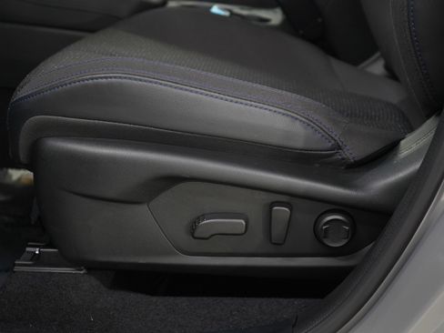Used 2025 Subaru Forester Premium AWD/4WD image 22