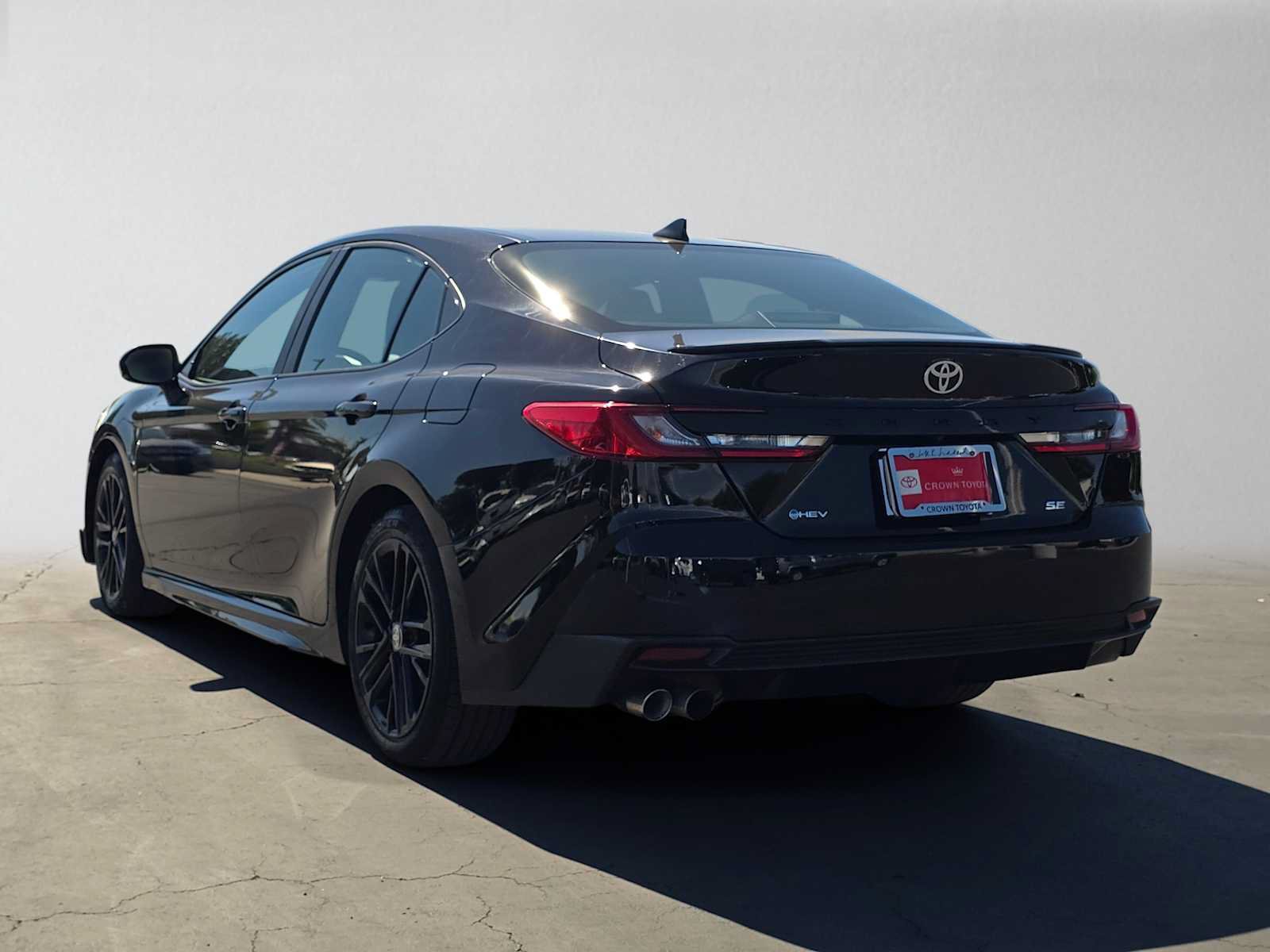 Certified 2025 Toyota Camry SE FWD image 5