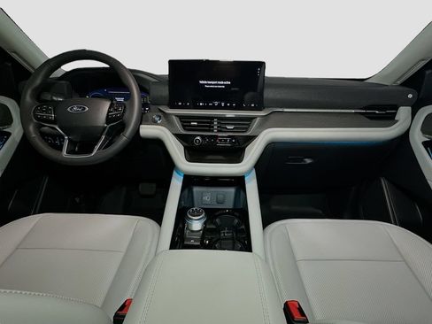 New 2026 Ford Explorer Platinum w/ LUX Leather Package AWD/4WD image 8