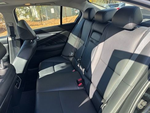 Used 2019 INFINITI Q50 Luxe w/ Essential Package (3.0T Luxe) image 9