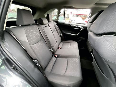 Used 2020 Toyota RAV4 XLE w/ Convenience Package image 21