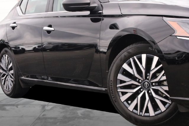 Certified 2025 Nissan Altima 2.5 SV FWD image 3