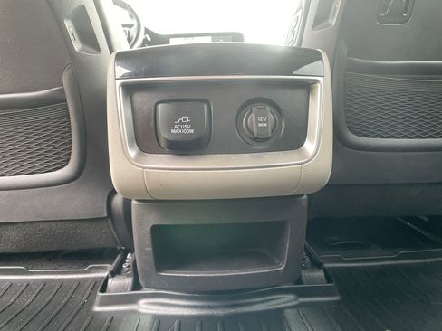 Used 2022 Kia Carnival SX image 27