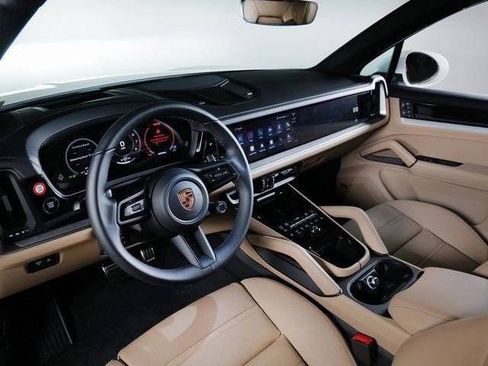 New 2026 Porsche Cayenne S AWD/4WD image 19
