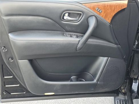 Used 2018 INFINITI QX80 Base image 46