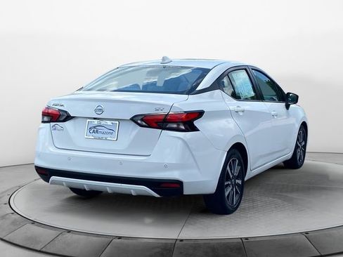 Used 2021 Nissan Versa SV image 5