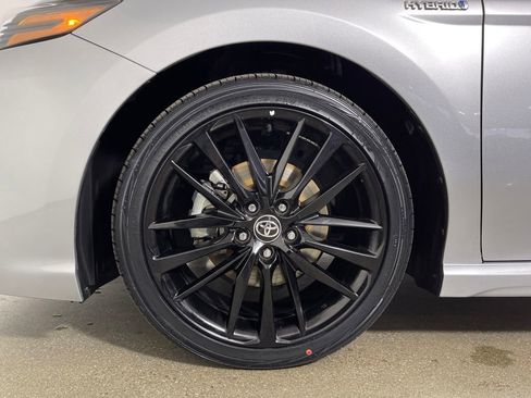 Used 2021 Toyota Camry XSE image 11