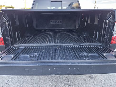 Used 2020 Nissan Titan SV w/ SV Convenience Package image 27