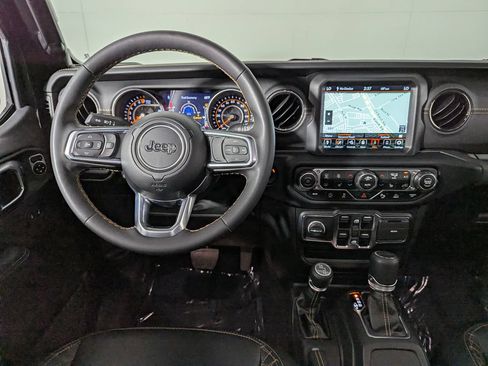 Used 2023 Jeep Gladiator Overland AWD/4WD image 16