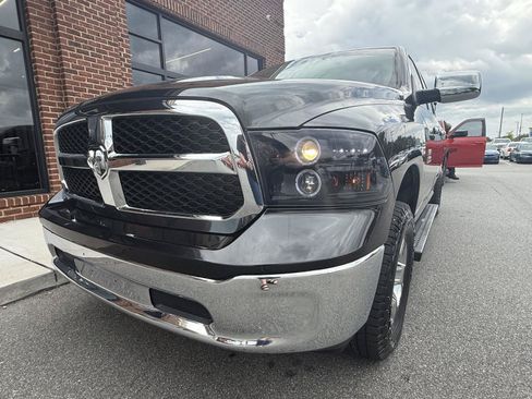 Used 2018 RAM 1500 Classic SLT AWD/4WD image 10