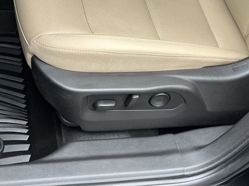 Used 2025 Buick Envision Preferred AWD/4WD image 10