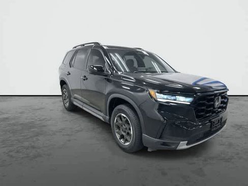 Used 2024 Honda Pilot TrailSport image 6