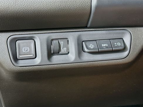 Used 2023 GMC Acadia Denali w/ Denali Ultimate Package FWD image 17