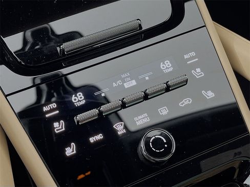 Certified 2026 Porsche Cayenne Coupe image 19