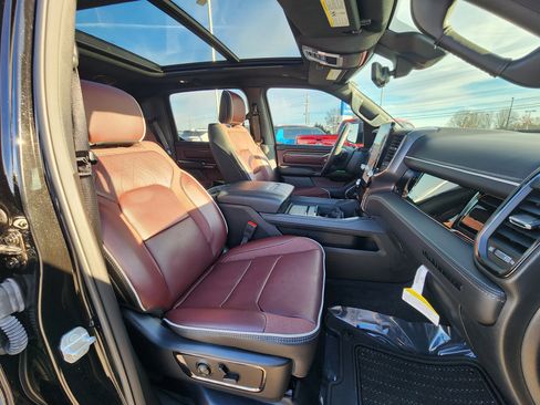 Used 2025 RAM 1500 Limited image 15